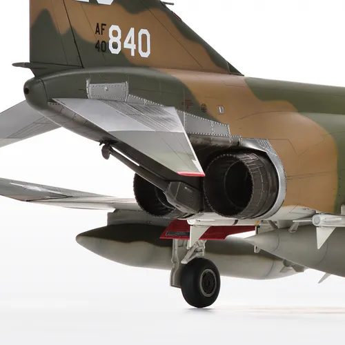 Zoukei-Mura 1:48 - F-4C PHANTOM II WILD WEASEL IV  (SWS48-16)