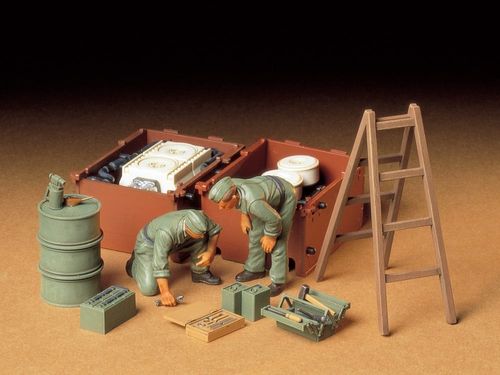 Tamiya 1:35 - 35180 German Tank Engine Maintenance Crew Set
