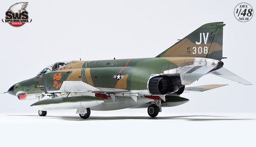 Zoukei-Mura 1:48- F-4E Early Phantom II (SWS48-10)