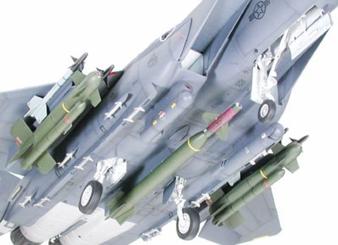 Main Image Tamiya 1:32 - Boeing F-15E Strike Eagle w/Bunker ...