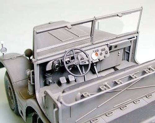 Tamiya 1:35 - German 18-Ton Heavy Half-Track FAMO (35239)