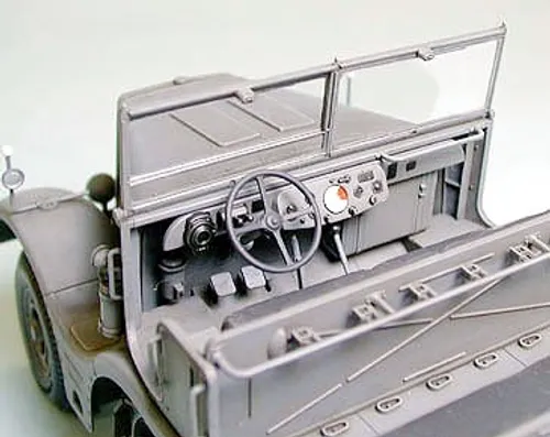 Tamiya 1:35 - German 18-Ton Heavy Half-Track FAMO (35239)