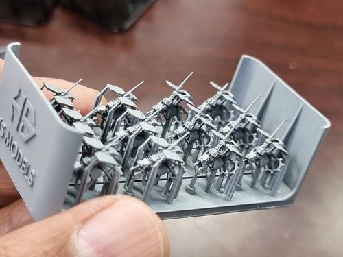 HS Models 1:200 - US Navy Oerlikon 20mm Cannon Type D with Ammo Boxes