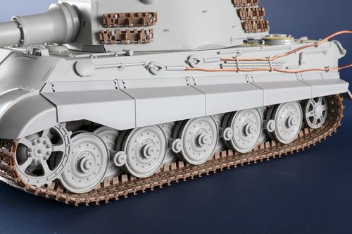 Trumpeter 1:16 - Pz.Kpfw.VI Sd.Kfz.182 Tiger II (Henschel Turret with 105 mm Gun) (00949)