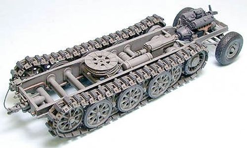 Tamiya 1:35 - German 18-Ton Heavy Half-Track FAMO (35239)