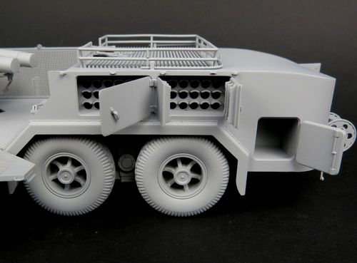 Das Werk 1:35 - 8.8cm Flak mounted on 9t VOMAG truck