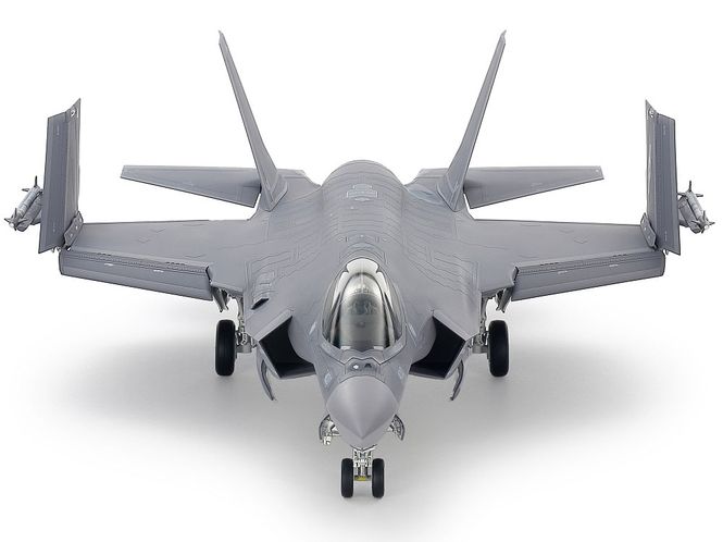 Main Image Tamiya 1:48 - Lockheed Martin F-35C Lightning II