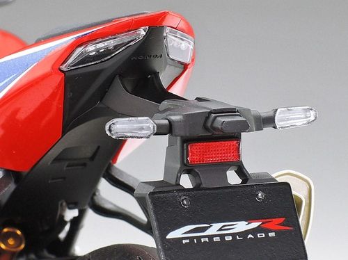 Tamiya 1:12 - Honda CBR1000RR-R Fireblade SP (14138)