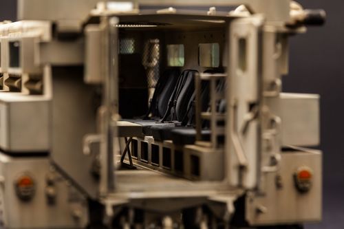 Meng Model 1:35 - U.S. Cougar 6x6 MRAP Vehicle (SS-005)