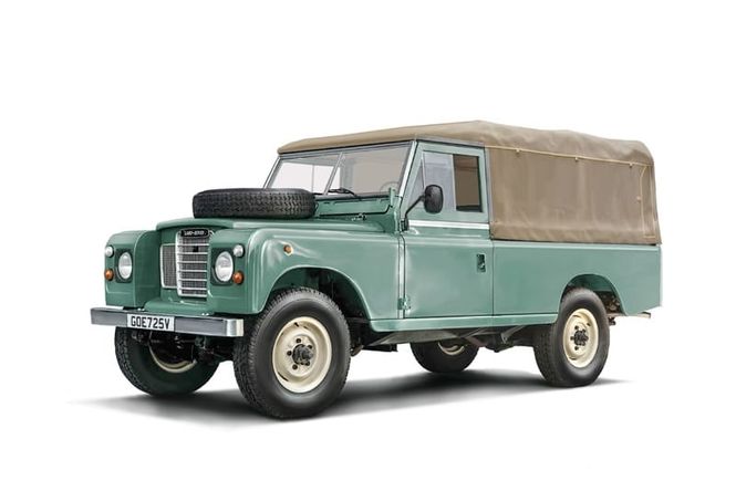 Hovedbilde Italeri 1:24 - Land Rover 109 LWB (3665)